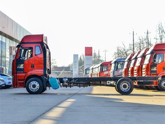 FAW Jiefang J6G Camion medio 6x2 furgone 7-10 tonnellate 8 ruote Fence Truck Veicolo da trasporto