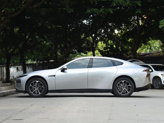 480-702KM NEDC Xpeng P7 Sport Car Electric Car Vehicle Tempo di ricarica veloce 0,48h