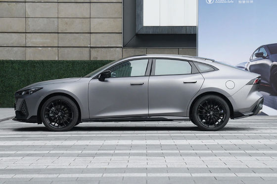Veicoli energetici 2024 Changan Uni-V PHEV Auto da 5 posti in bianco nero bianco o rosso