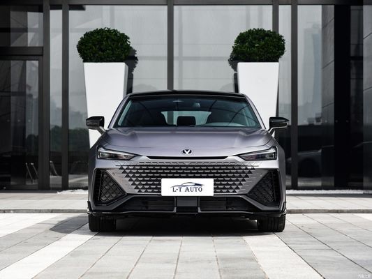 5 posti Changan UNI-V Sedan 2023 2024 1.5T 2.0T UNI-V Auto a benzina entro il vostro budget