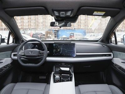 Velocità massima di 200 Km/h La 2023 Changan UNI-T 1.5T Turbo Luxury Sedan Alimentata da Benzina