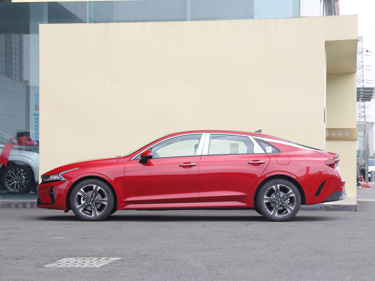 KIA K5 Auto a benzina turbo con potenza massima 100-150PS 5 posti 5 porte