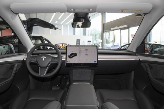 2024 Tesla Model Y 5 porte 5 posti 4 ruote EV Car 4750x1921x1624mm Lunghezza Larghezza Altezza