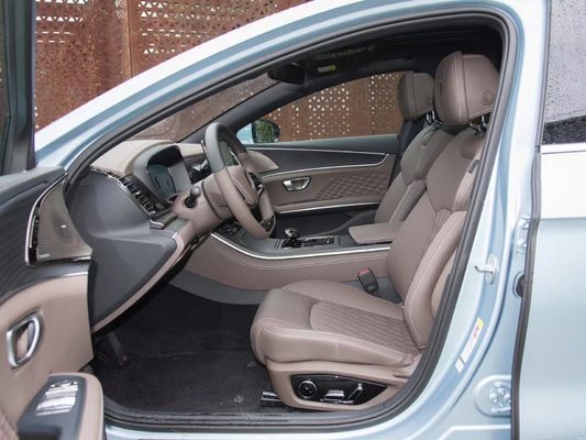 Veicolo elettrico ad alta velocità BYD Han DM-i Champion Edition 2024 con velocità massima 185