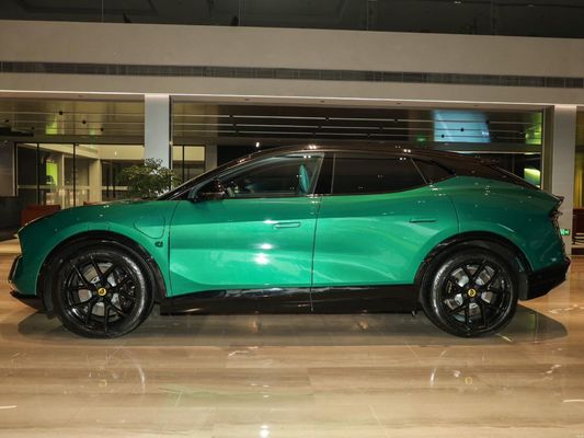 Scopri il futuro della guida con il Red Lotus Eletre A 4WD Sport SUV 2024