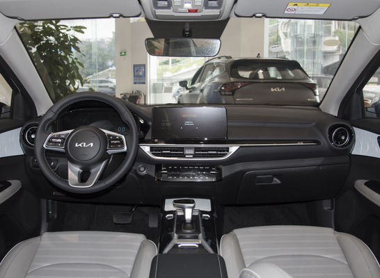 2024 KIA K3 Auto a benzina a timone sinistro guida automatica berlina con e fari a LED