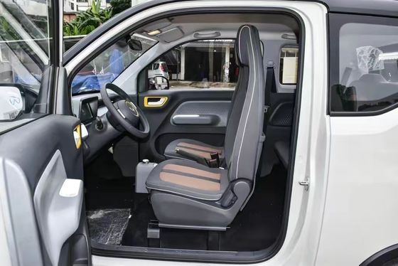100% elettrico Wuling Mini EV con velocità massima di 100 km/h e base rotale di 2010 mm