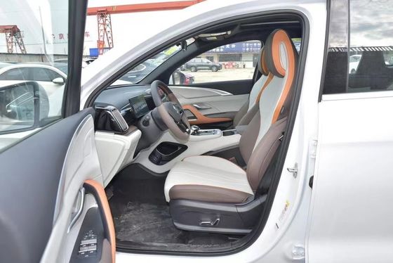 Auto BYD EV grigio con 71KM di autonomia e velocità massima di 170 Km/h 2024 Modello SONG Pro Champion