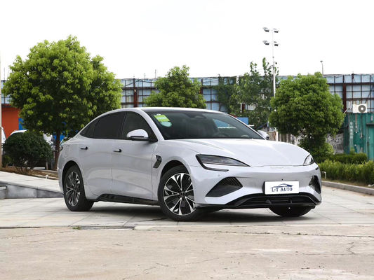 BYD SEAL La perfetta combinazione di stile e prestazioni in una versione 4WD da 650 km