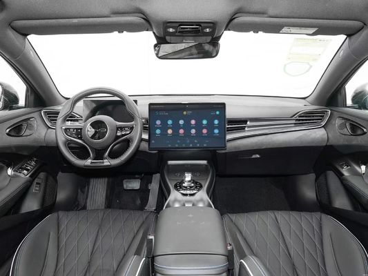 BYD SEAL La perfetta combinazione di stile e prestazioni in una versione 4WD da 650 km