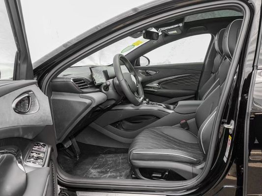 BYD SEAL La perfetta combinazione di stile e prestazioni in una versione 4WD da 650 km