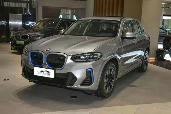 BMW iX3 pattuglia elettrica 4 o 5 posti potenza massima 286ps coppia totale 400Nm