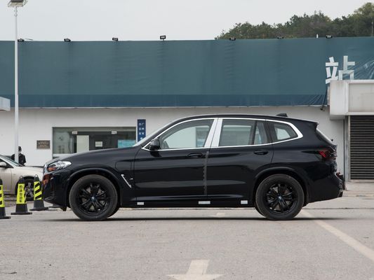 BMW iX3 pattuglia elettrica 4 o 5 posti Potenza totale 210kw Velocità massima 180kw/h