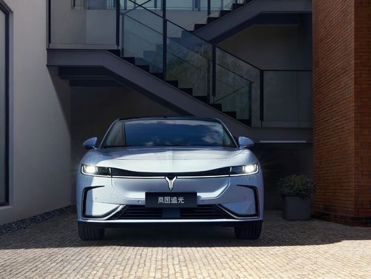 2024 Voyah Zhuiguang Sedan elettrica Standard 5 posti Veicolo elettrico 5 colori 3000 mm passo