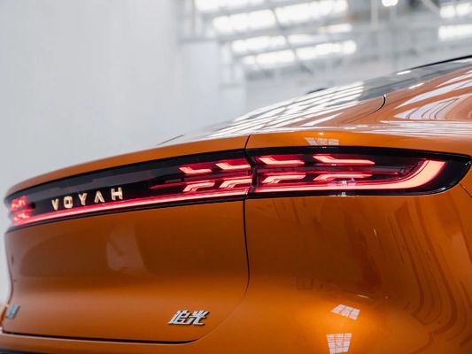 2024 Voyah Zhuiguang Sedan elettrica Standard 5 posti Veicolo elettrico 5 colori 3000 mm passo