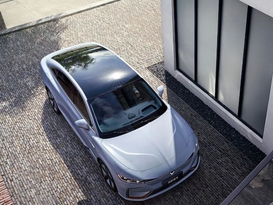 Voyah Zhuiguang Edition 580km 730km Lantu 4WD Usata Auto Elettrica High Speed EV Sedan