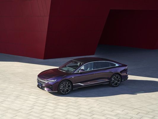 3000 mm WHEELBASE Energia elettrica pura Voyah Chasing Light Zhuiguang Plug-in Hybrid Car