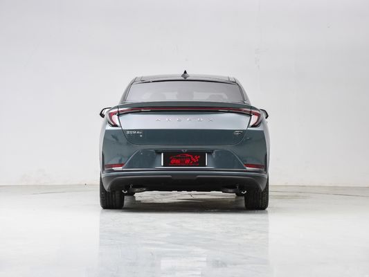 Polar Fox Alpha T ARCFOX S SUV 5 porte 5 posti con potenza massima di 160 kW e autonomia di 700 km