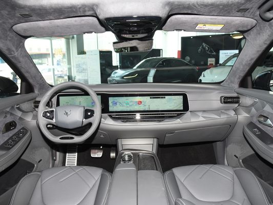 Polar Fox Alpha T ARCFOX S SUV 5 porte 5 posti con potenza massima di 160 kW e autonomia di 700 km