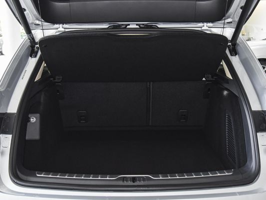 2024 Aito M5 La perfetta combinazione di stile ed efficienza in un SUV a 5 porte e 5 posti