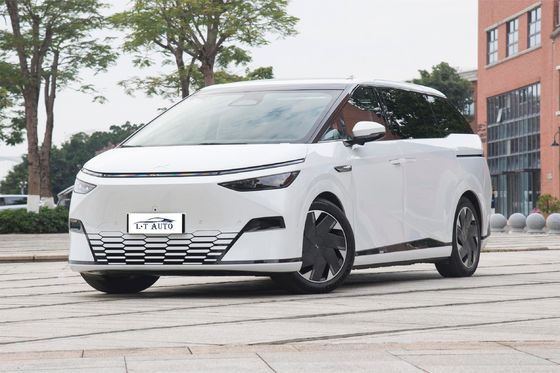 Gran famiglia MPV Xpeng X9 elettrico 702KM NEDC Ultra Long Range 7 posti Veicolo energetico