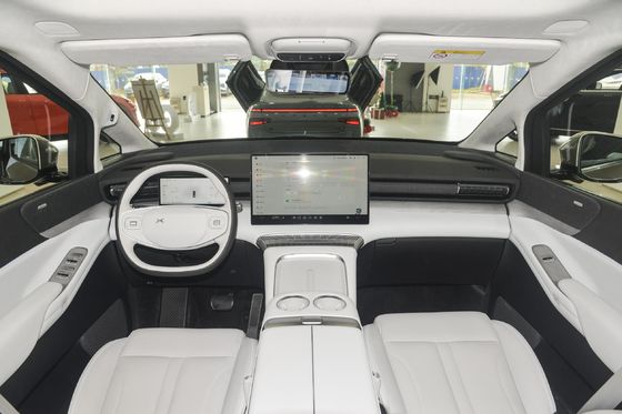 Gran famiglia MPV Xpeng X9 elettrico 702KM NEDC Ultra Long Range 7 posti Veicolo energetico