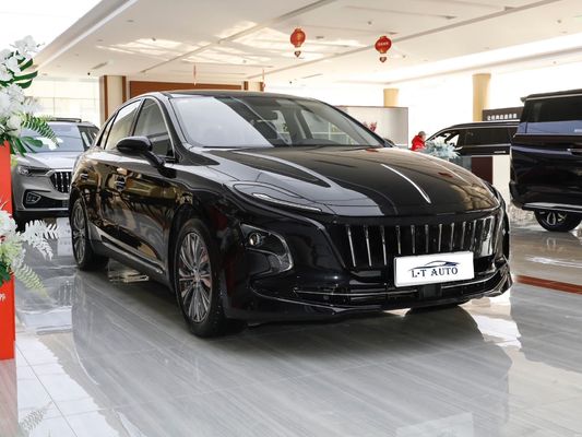 Comodo ed elegante Hongqi E-Qm5 Auto elettrica pura di medie dimensioni con passo tra le ruote di 2990 mm