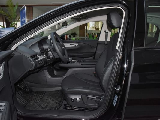 Comodo ed elegante Hongqi E-Qm5 Auto elettrica pura di medie dimensioni con passo tra le ruote di 2990 mm