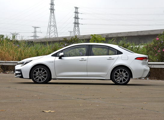 Compatta berlina auto elettrica auto per adulti Toyota Levin veicolo ibrido 2024 Nuovo modello