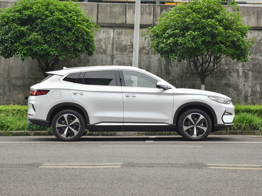 Motore anteriore Trazione anteriore BYD Song Plus EV Auto elettrica con design SUV compatto