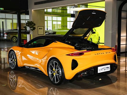 Lotus Emira La perfetta combinazione di prestazioni e stile in una supercar 2 2 layout
