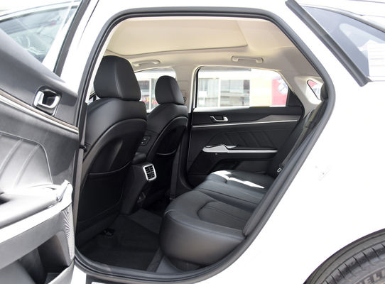 2024 KIA K3 Chinese Automobile Midsize Sedan Car con sospensione posteriore multi-link Made