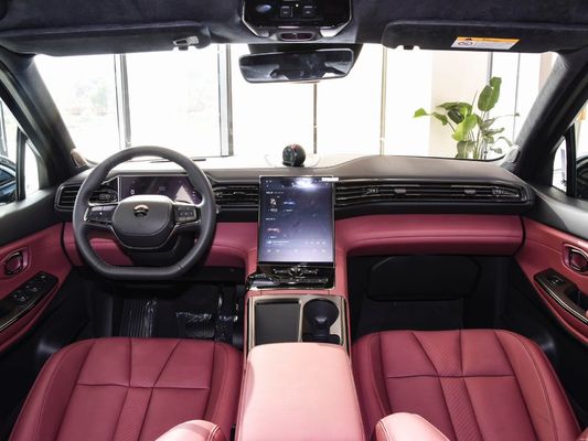SUV NIO ES8 La tua scelta ideale con opzioni di colori e carburante 100% elettrico