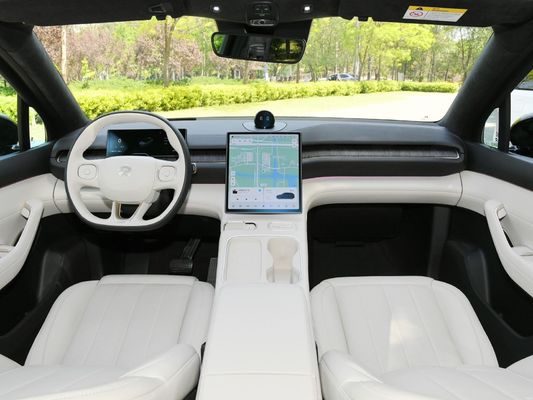 2024 NIO ES6 SUV elettrico a quattro ruote con autonomia di 625 km e esperienza passeggeri a 5 posti