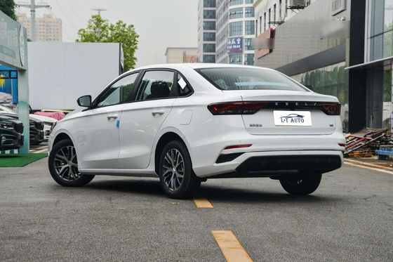 S Modello 2024 Geely 5 posti Sedana 1.5l 1.8l Benzina Sedana a benzina con motore turbo