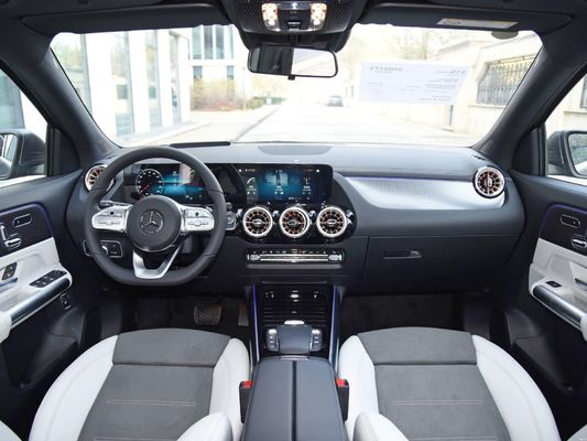 Vivi l'ultimo livello di lusso ed efficienza con la BENZ EQA Long Range Electric Car