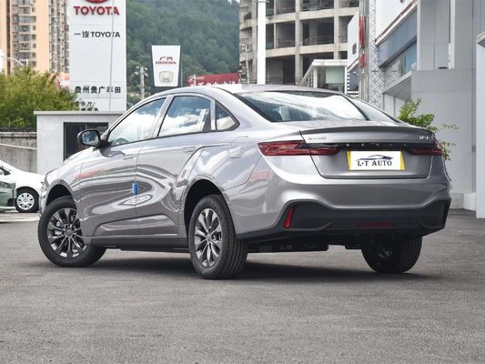 Level Compact SUV 2024 Geely Geometry Un'auto elettrica a ricarica rapida 4 porte 5 posti berlina