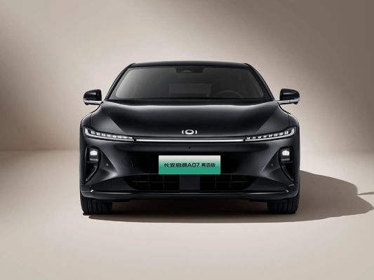 Scopri la potenza della ricarica veloce a lungo raggio e dell'intelligenza energetica di Changan A07