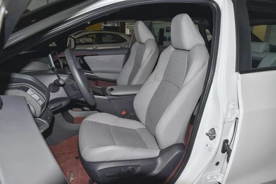 Toyota BZ4X quattro ruote motrici SUV elettrico di medie dimensioni con batteria agli ioni di litio ternario