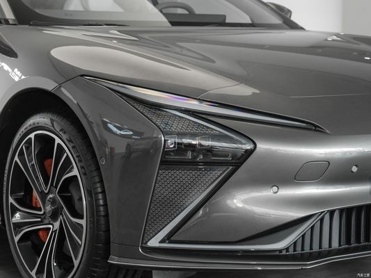 Zhiji IM LS7 SUV ibrido 70kWh Capacità della batteria 6.5s Accelerazione per veicolo elettrico