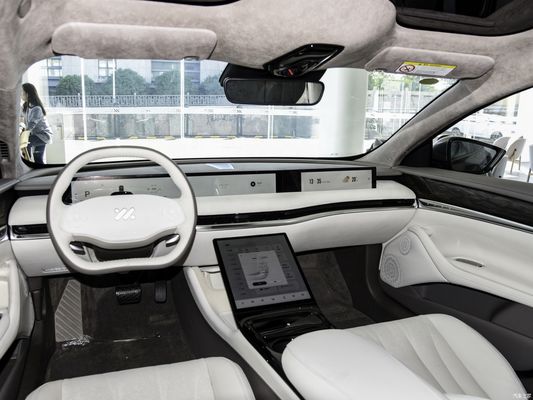 Zhiji IM LS7 SUV ibrido 70kWh Capacità della batteria 6.5s Accelerazione per veicolo elettrico