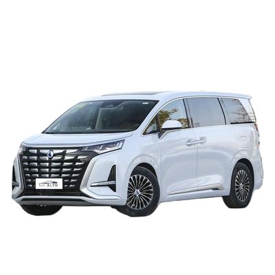 DENZA D9 MPV di lusso Il rivoluzionario veicolo elettrico 4WD con batteria da 103,36 kWh
