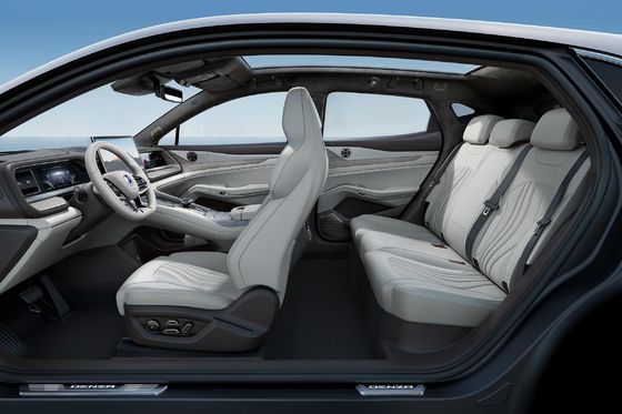 230KW Potenza totale BYD DENZA N7 elettrico ad alta velocità PEV Sport Cars EV Sedan Per Adulti