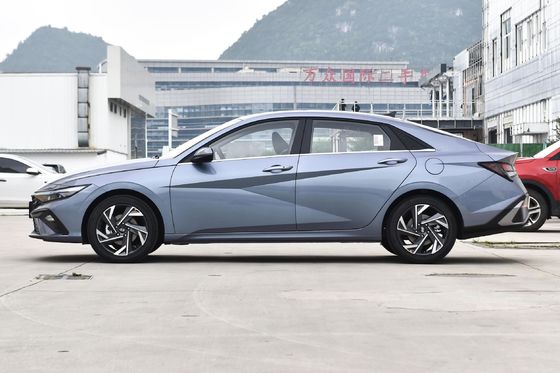 Elantra berlina 4 porte 5 posti con fotocamera posteriore a 360° e coppia massima Nm 100-200Nm