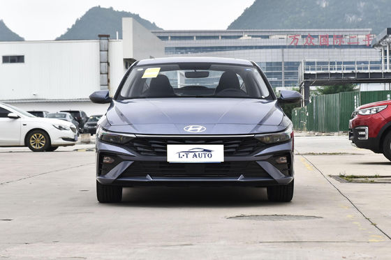 Carburante e FWD Drive Hyundai Elantra Piccola auto di famiglia con sospensione posteriore a fascio di torsione