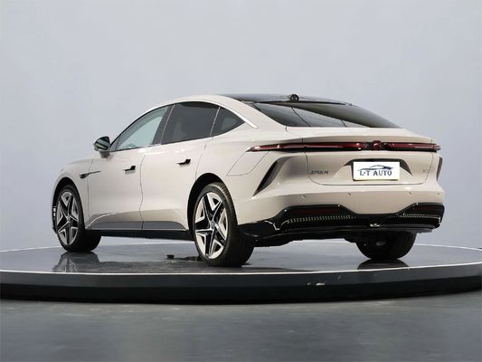 Feifan F7 Electric Car con 702 km di autonomia di crociera elettrica pura e 200 km/h di velocità
