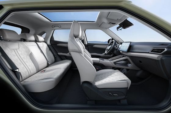 Long Range BYD Electric Car Yuan UP SUV Volante sinistro Piccolo EV Puro elettrico 401KM Range