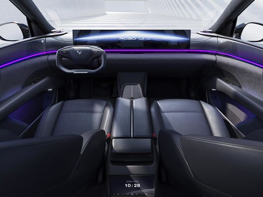 Geely Jiyue 01 Batteria al litio ternaria a doppio motore 4WD SUV di lusso AI Car Robot EV 2024
