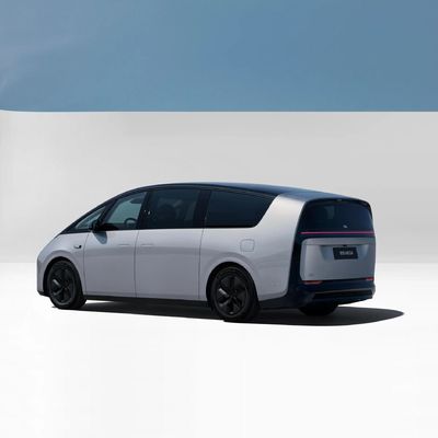 Li Lixiang MEGA Car MPV Long Range 4WD Pure Electric Vehicle Auto Grande auto di famiglia