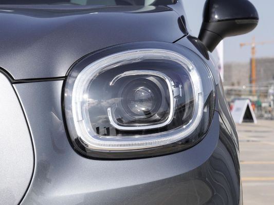 Leapmotor T03 Mini Electric Car a Zero Emissioni ad alta velocità e 4 posti.
